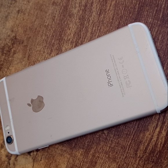 White/gold Iphone 6 Model A1549 - Picture 2 of 3